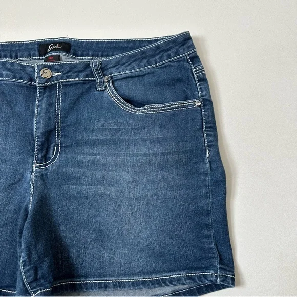 Earl Jeans Rhinestone Lined Jean Shorts Medium Wash Womens Size 18W - Picture 2 of 8